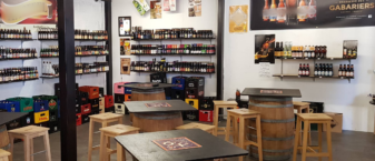 Vue intérieure de la brasserie la Gabare