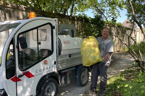Nettoyage dans le jardin public