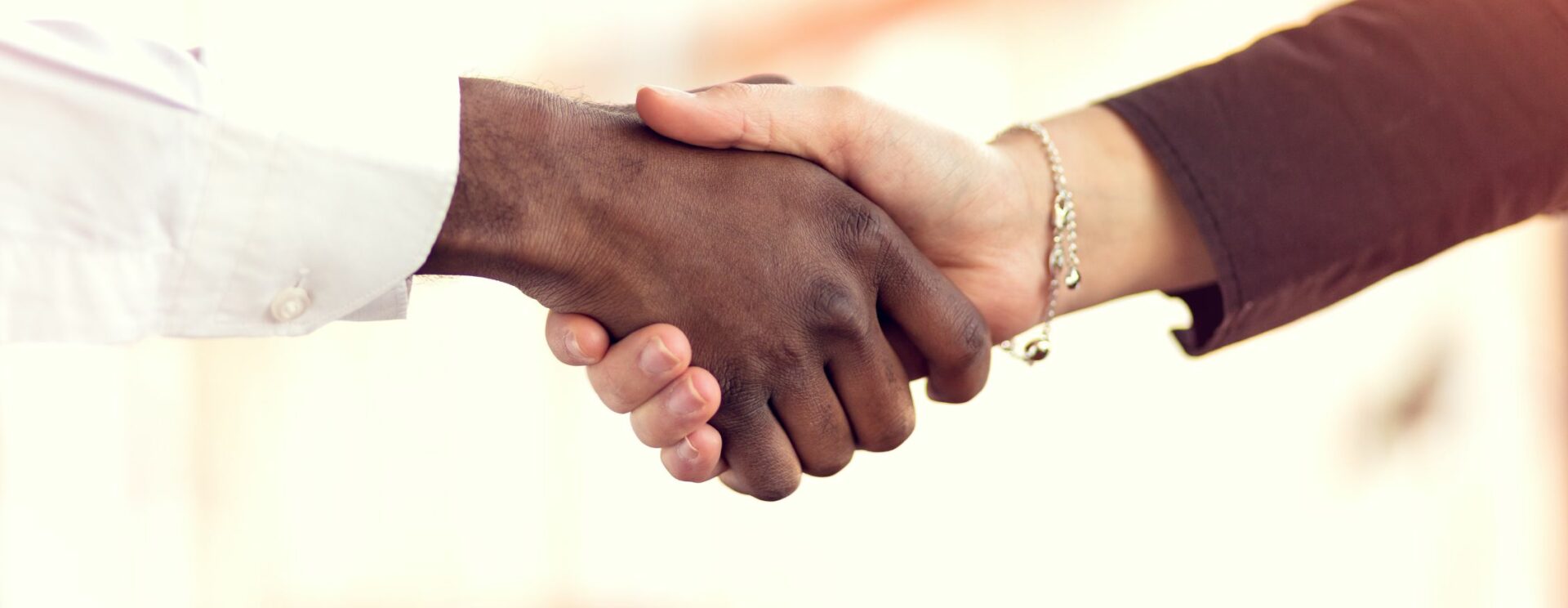 Une poignée de mains