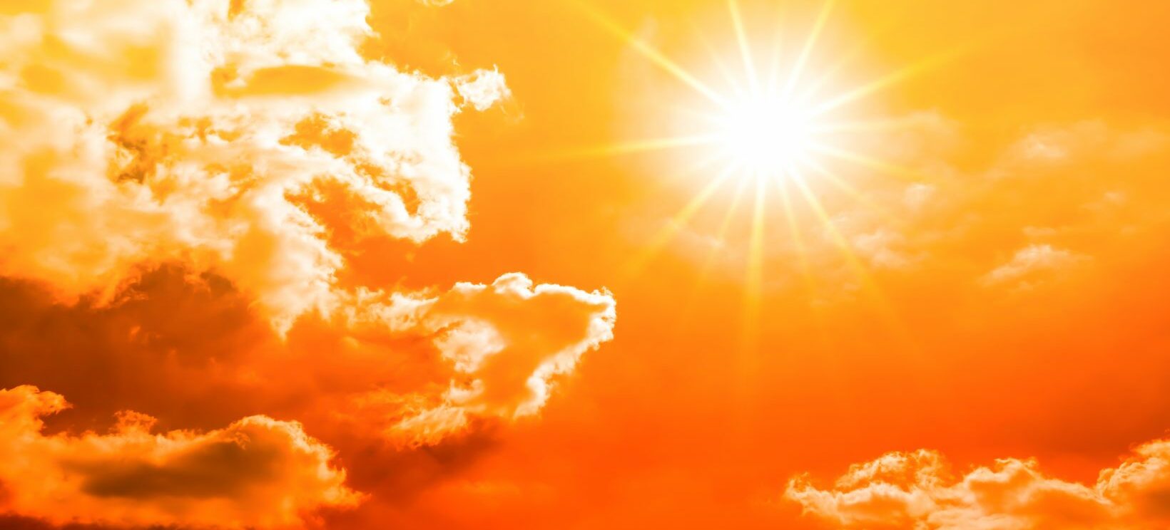 Ciel ensoleillé orangé