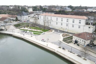 Vue aérienne du château François Ier à Cognac