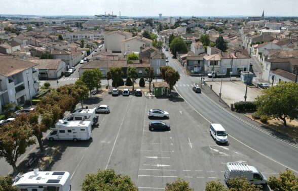 Vue aérienne de la place du Champ de Foire