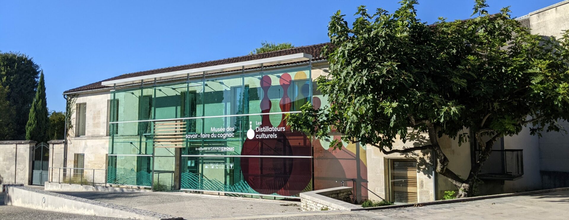 Façade du musée des savoir-faire du cognac