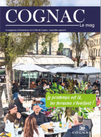 Groupes de personnes assis à des terrasses de café - Agrandir l'image, fenêtre modale