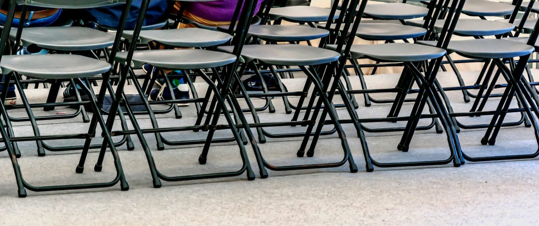 Chaises pliantes installées