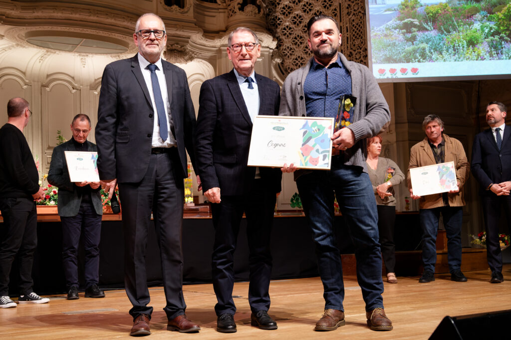 Cérémonie de remise des trophées 4 fleurs - crédit photo hakuna matata photographie - Agrandir l'image, fenêtre modale